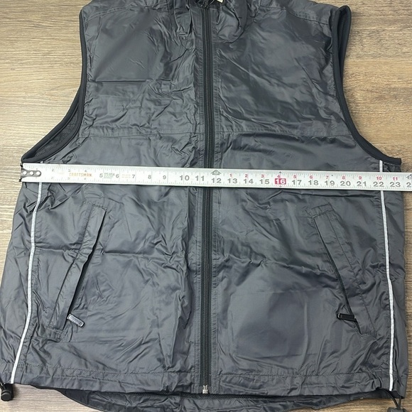 NWT Eddie Bauer Men’s Navy Blue Vest, size medium - Picture 8 of 9